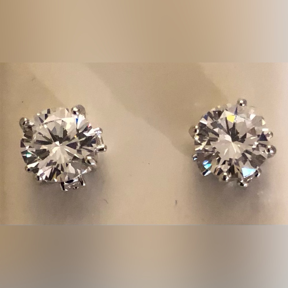 NWT Banter large stud earrings